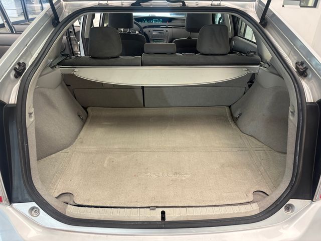 Used 2010  Toyota I image 25