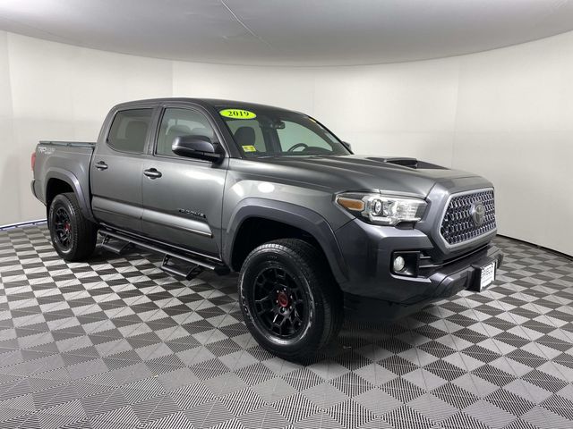 Magnetic Gray Metallic 2019 Toyota Tacoma Pickup Truck Four-Wheel Drive 6-Speed Automatic