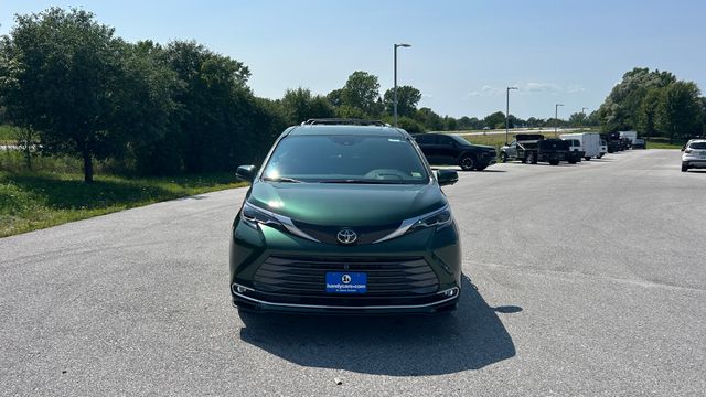 New 2026 Toyota Sienna Van