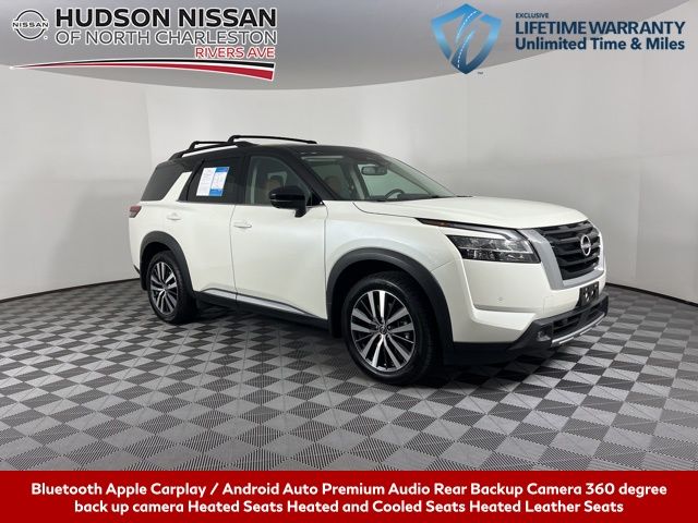 2022 Nissan Pathfinder Platinum 1