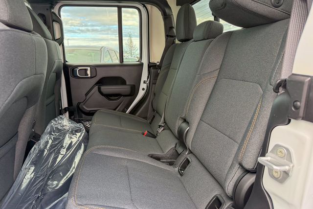 new 2026 Jeep Gladiator car, priced at $37,335