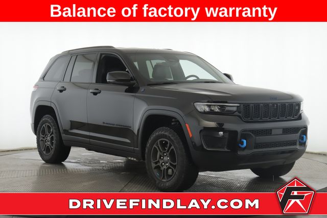 Diamond Black Crystal Pearlcoat 2025 Jeep Grand Cherokee 4xe SUV / Crossover Four-Wheel Drive 8-Speed Automatic