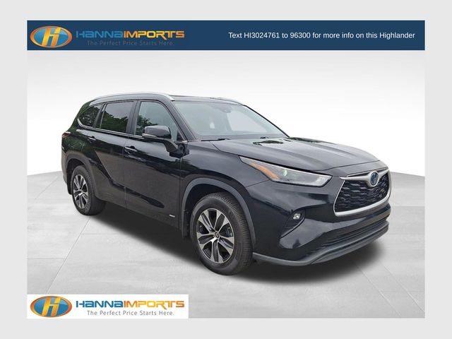 Midnight Black Metallic 2024 Toyota Highlander Hybrid SUV / Crossover All-Wheel Drive Continuously Variable Transmission