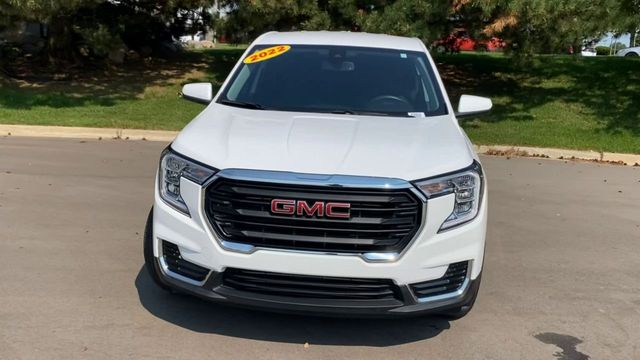 2022 GMC Terrain SLE 3