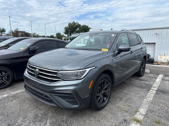 Platinum Gray Metallic 2024 Volkswagen Tiguan SUV / Crossover Front-Wheel Drive 8-Speed Automatic