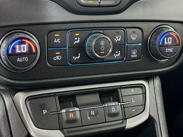 2023 GMC Terrain SLT - Photo 16