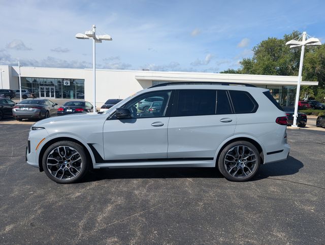 2025 BMW X7 photo 1