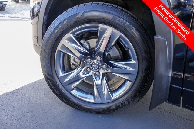 used 2018 Toyota Highlander Hybrid car, priced at $18,399