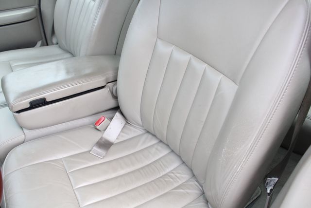 Used 2003 Silver Lincoln Signature image 2