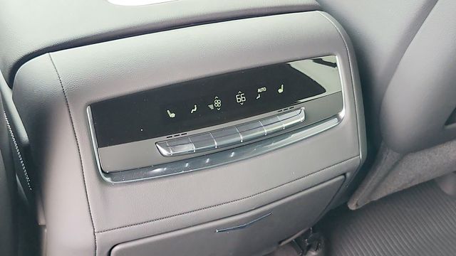 2025 Cadillac Escalade Premium Luxury - Photo 16