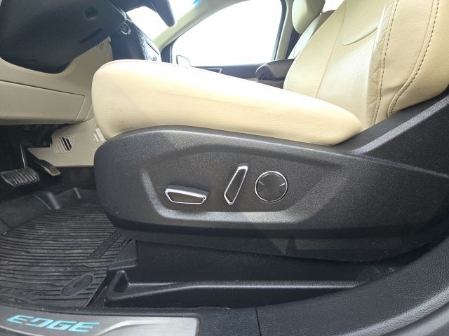 2019 Ford Edge Titanium:45449B