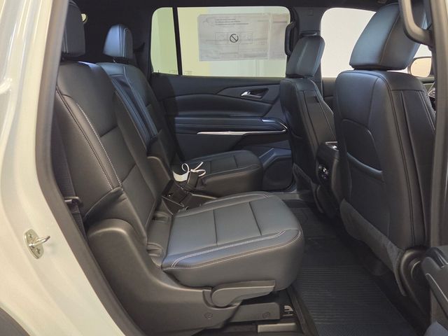 New 2027 White Chevrolet LT image 17