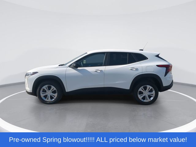 Used 2025 Summit White Chevrolet LS image 5