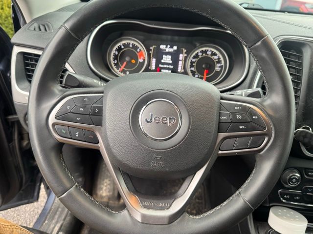 Used 2020 Slate Blue Pearlcoat Jeep Latitude Plus image 6