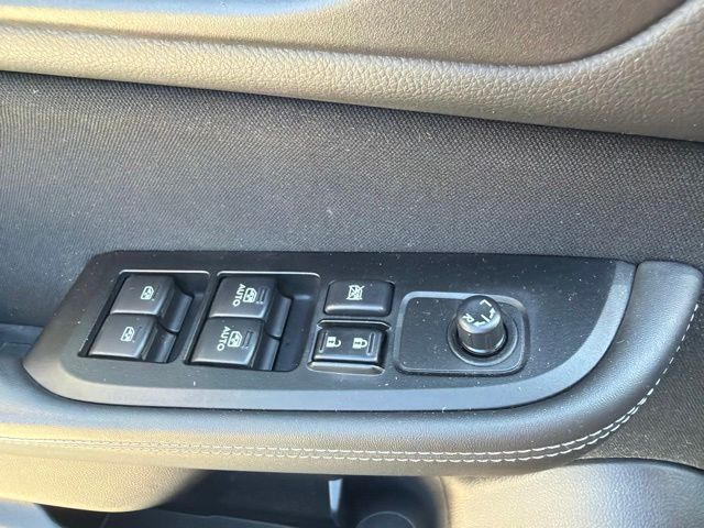 Used 2017 Black Subaru 2.5i Premium image 23