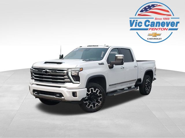 Polar White Tricoat 2026 Chevrolet Silverado 2500HD Pickup Truck Four-Wheel Drive Automatic