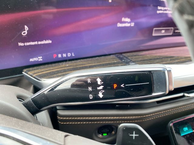 Used 2025 Cadillac Escalade For Sale in New Hudson, MI