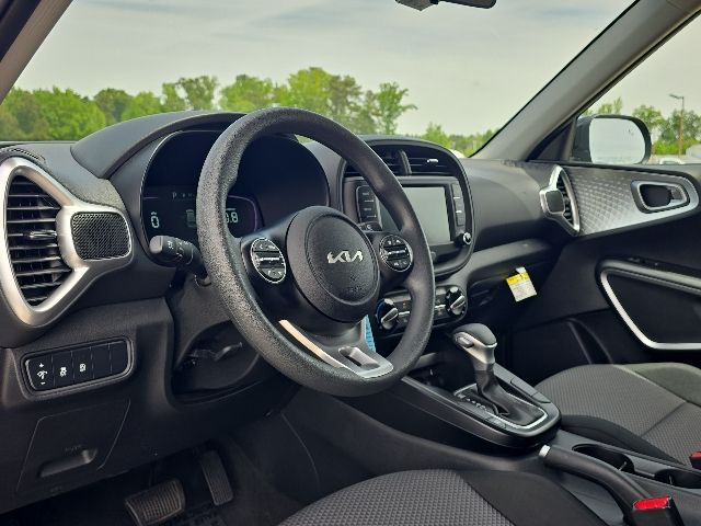 2025 Kia Soul LX:B02321
