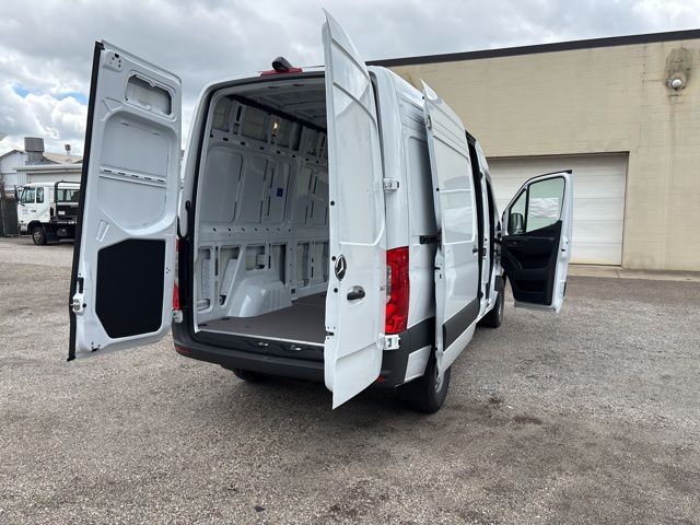 2025 Mercedes-Benz Sprinter 2500 Cargo 144 WB photo