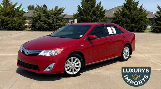  2013 Toyota Camry Hybrid XLE FWD   