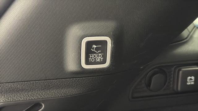 Used 2024 Silver Zynith Jeep Summit Reserve image 30