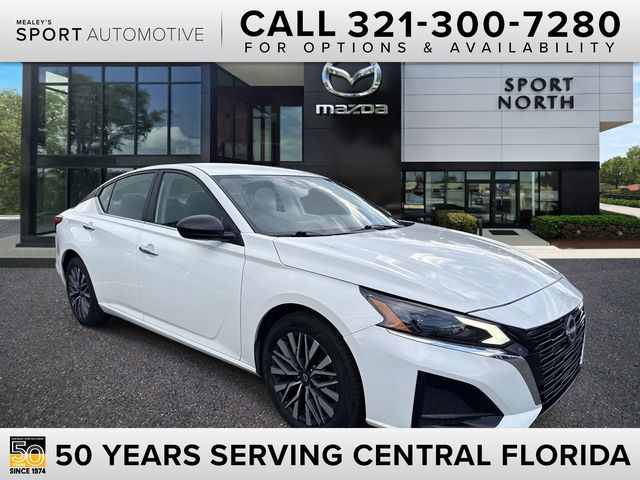 Glacier White 2025 Nissan Altima 2.5 SV FWD Sedan Front-Wheel Drive Continuously Variable Transmission
