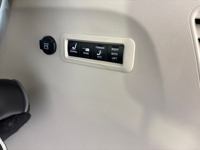 Used 2019 Chrysler Pacifica Van