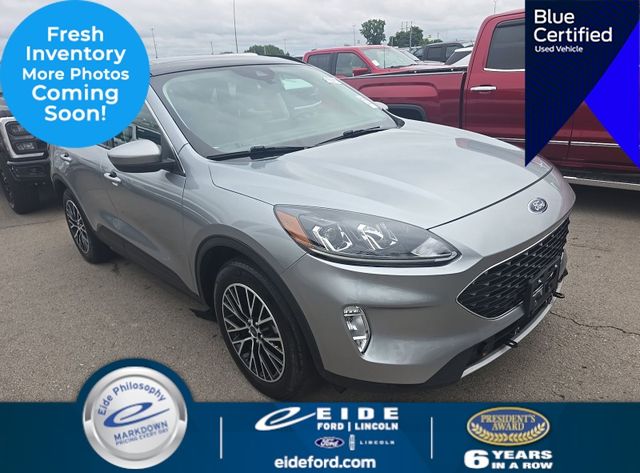 Iconic Silver Metallic 2022 Ford Escape Hybrid Plug-in SUV / Crossover Front-Wheel Drive Continuously Variable Transmission