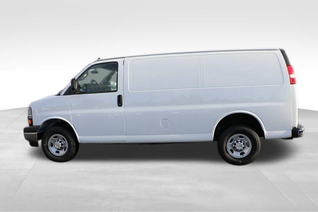 2024 Chevrolet Express 2500 Work Van 14