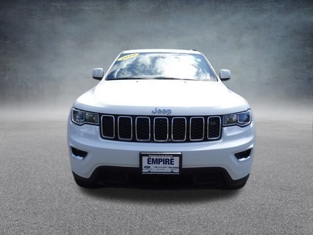 2019 Jeep Grand Cherokee Laredo E 29