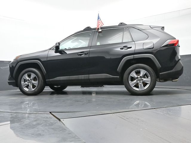 2022 Toyota RAV4 XLE 38