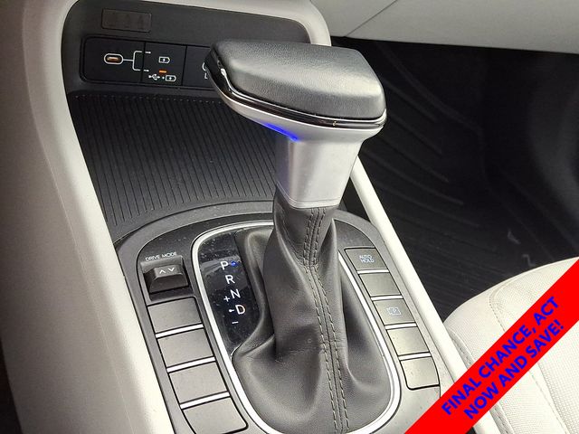 2025 Hyundai Kona SEL - Photo 18