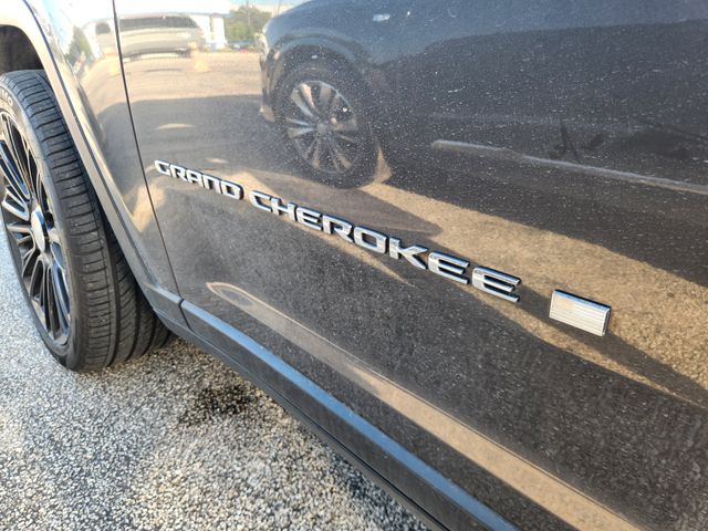 2022 Jeep Grand Cherokee Laredo Gray at River Oaks CDJR
