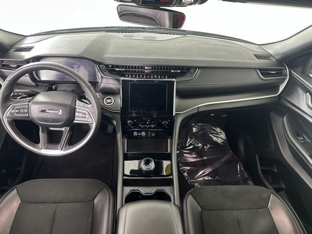 Used 2025 Jeep Grand Cherokee SUV