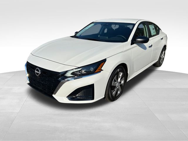 2025 Glacier White Nissan Altima 2.5 S FWD Sedan