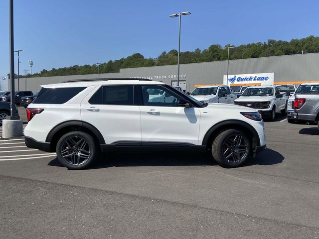 2025 Ford Explorer ST-Line 2