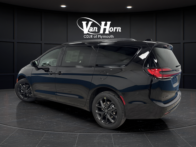 New 2026 Diamond Black Crystal Pearlcoat Chrysler Select image 3