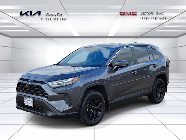 2024 Toyota RAV4 LE's photo