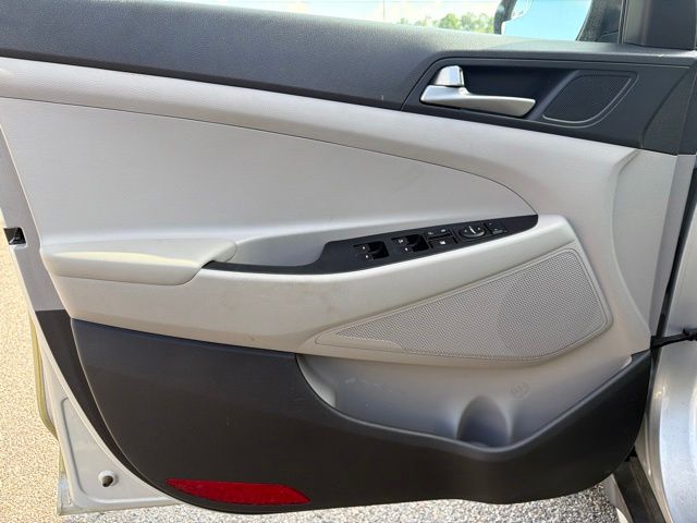 Used 2018 Silver Hyundai SEL image 10