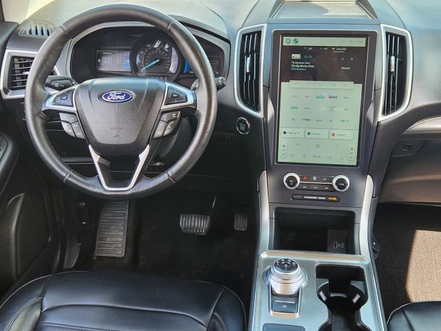 2022 Star White Metallic Tri-Coat Ford Edge SEL AWD SUV