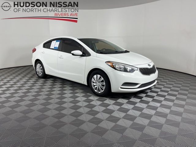 2016 Clear White Kia Forte LX Sedan