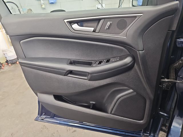 Used 2017 Blue Ford SEL image 27