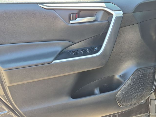 2022 Toyota RAV4 - Image 15