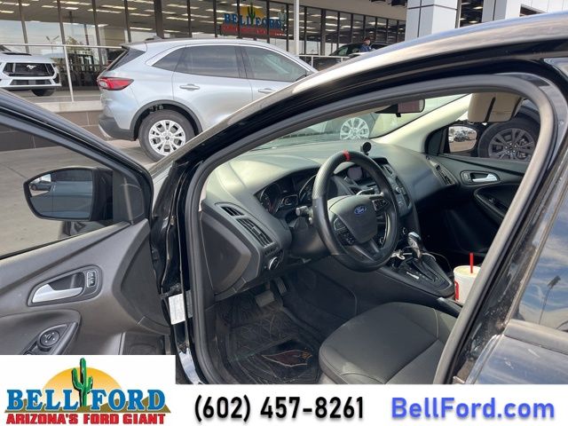 2016 Ford Focus SE 6