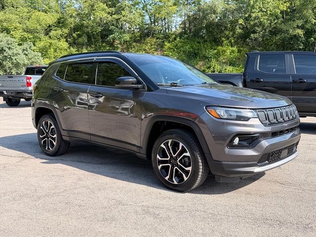 Crystal Metallic 2022 Jeep Compass SUV / Crossover Four-Wheel Drive 9-Speed Automatic