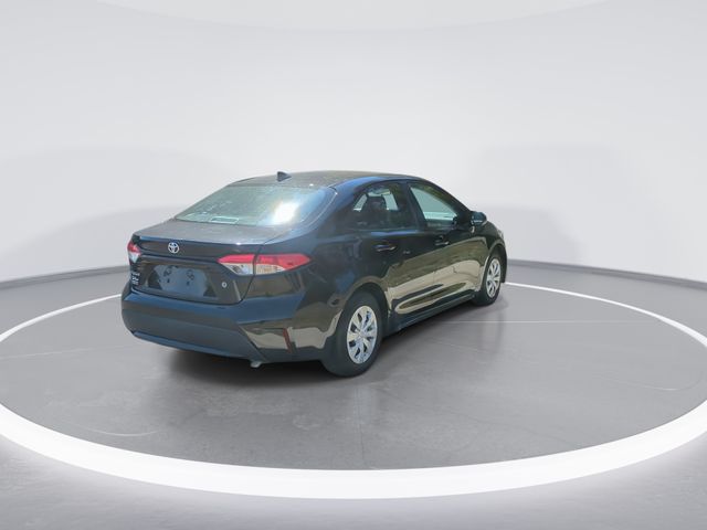 Used 2022 Black Toyota L image 7