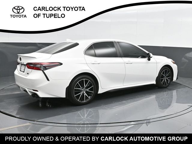 2021 Toyota Camry SE 2