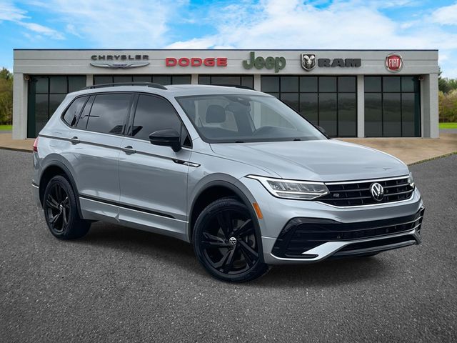 Silver Metallic 2023 Volkswagen Tiguan SE R-Line Black FWD SUV / Crossover Front-Wheel Drive 8-Speed Automatic