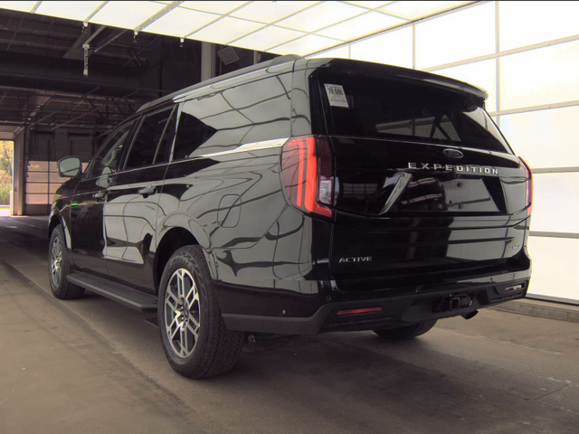 2025 Agate Black Metallic Ford Expedition Max Active 4X4 SUV
