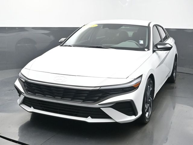 Serenity White 2025 Hyundai Elantra Hybrid SEL Sport FWD Sedan Front-Wheel Drive 6-Speed Dual Clutch